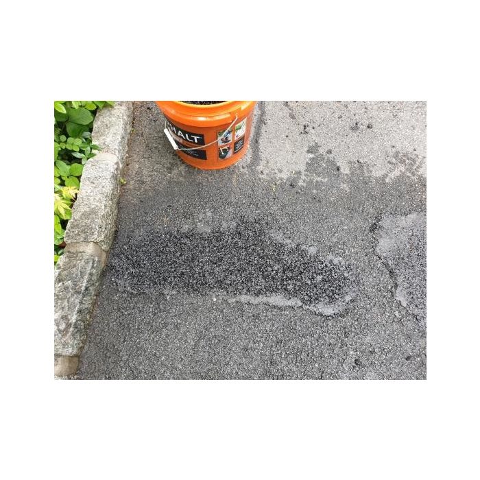 Aquaphalt 4.0 3.5gal Black Fine Permanent Asphalt Small Repair
