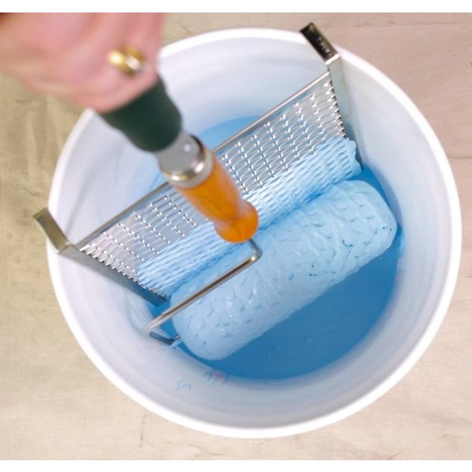 Wooster 5gal Acme Deluxe Bucket Grid